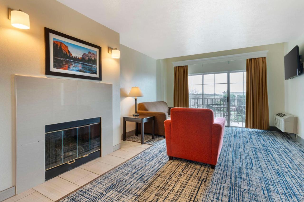 Best Western Visalia Hotel Exterior foto