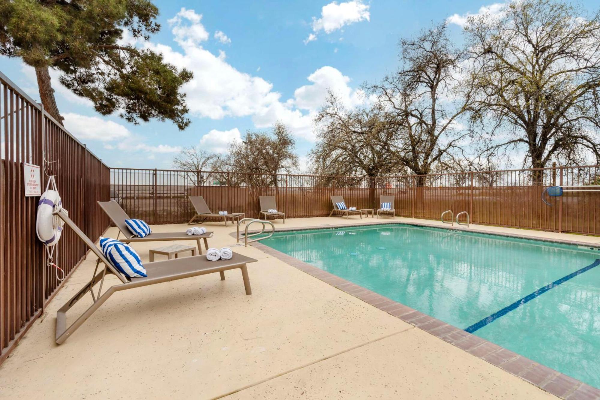Best Western Visalia Hotel Exterior foto
